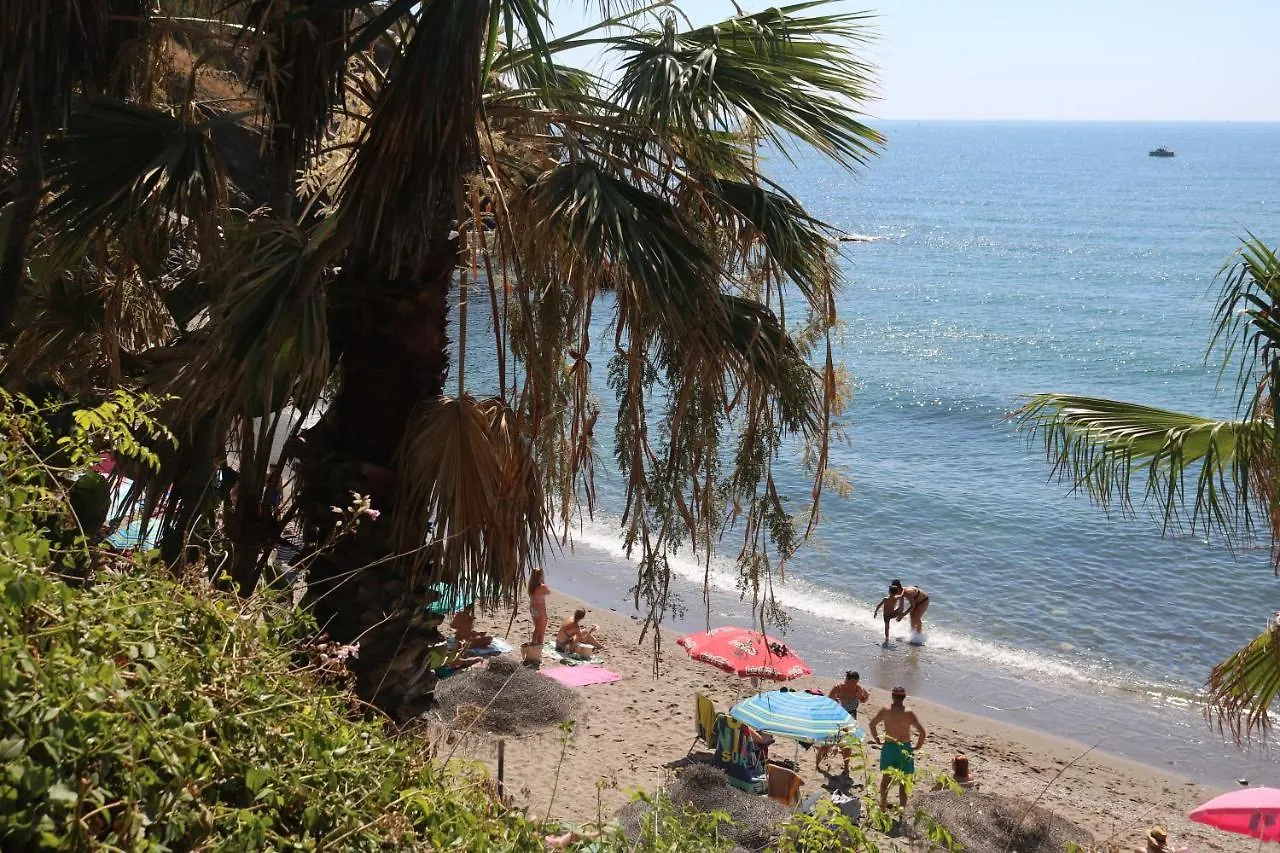 A Place Under The Sun And Near The Water Torremuelle Homestay
